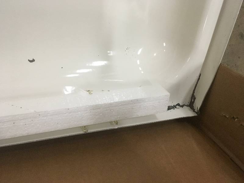 lot 42 image: Bootz Industries 302827 LH Drain Porcln on Steel White damaged