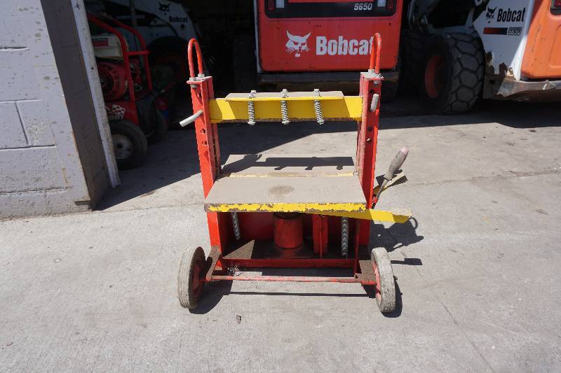 The Kracker Hydraulic BlockPaver Cutter