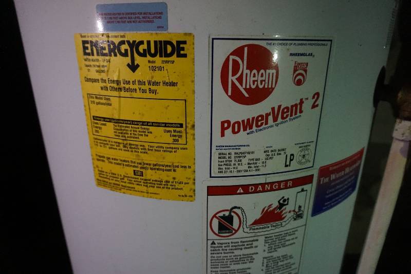 lot 26 image: Rheem Model 22VRP Power Vent 2 75 Gallon Propane Water Heater