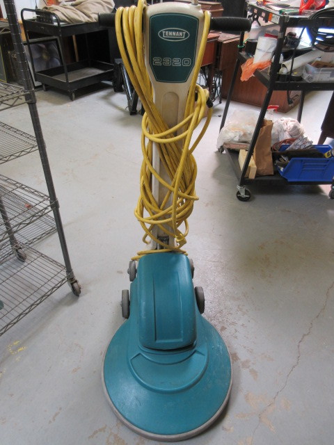 lot 104 image: TENNANT 2320 BUFFER