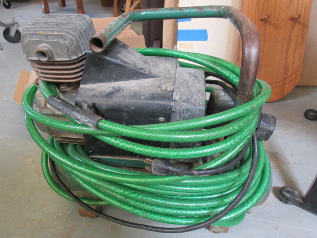 lot 106 image: ELECTRIC ROL AIR COMPRESSOR