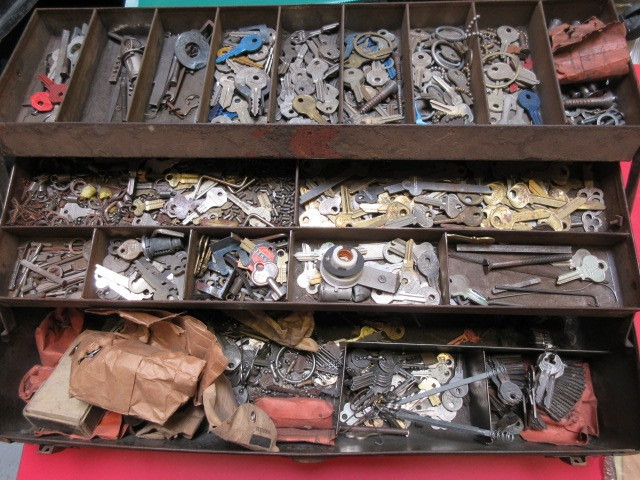 lot 121 image: KEYS, KEYS AND MORE KEYS