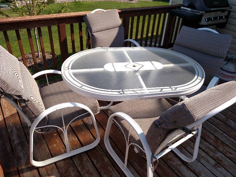 (5) Piece Patio Set...
