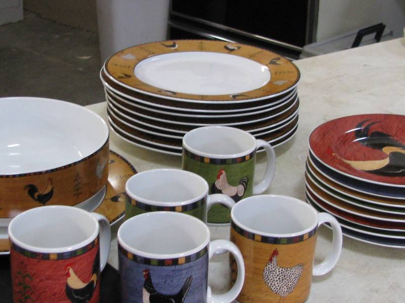 lot 7 image: Chicken Motif Dinnerware