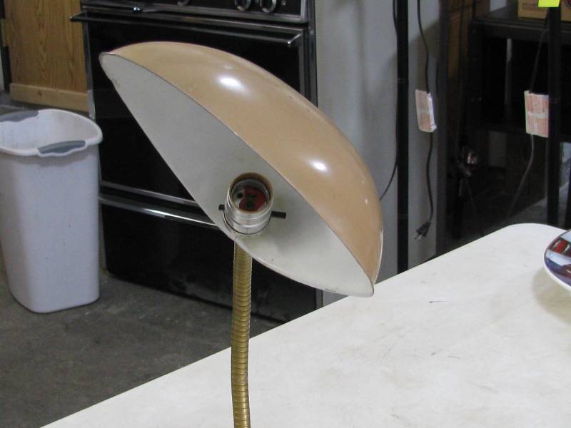 lot 15 image: Desk Lamp