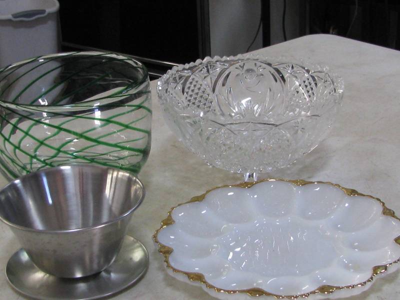 lot 22 image: Glassware & Stainless