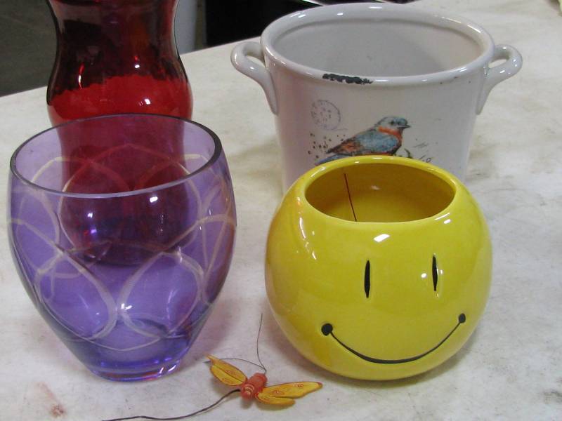 lot 29 image: Misc Glassware & Pottery