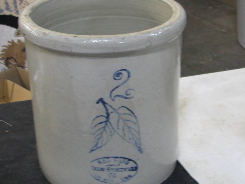 lot 32 image: Red Wing 2gl Crock