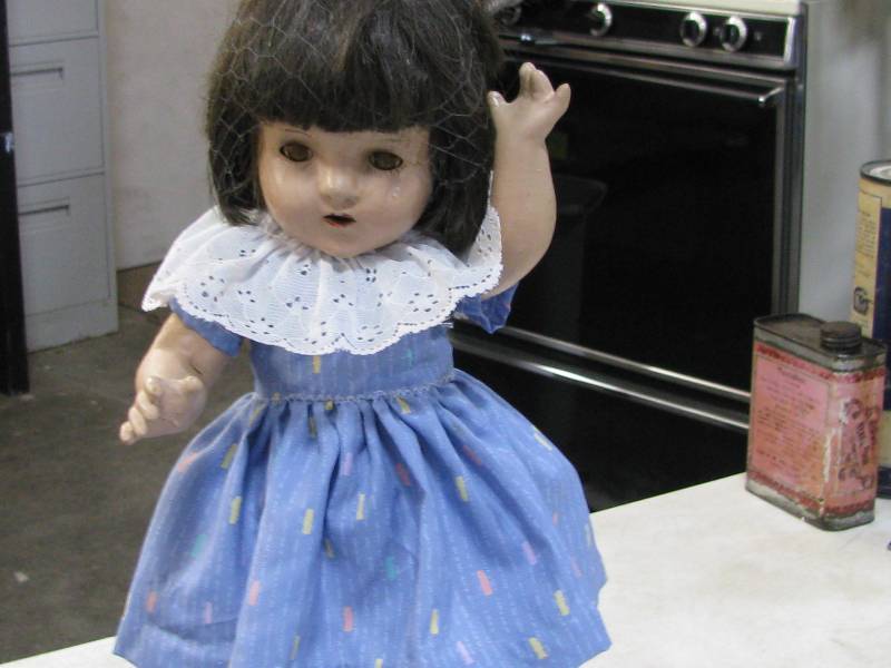 lot 38 image: Vintage Doll
