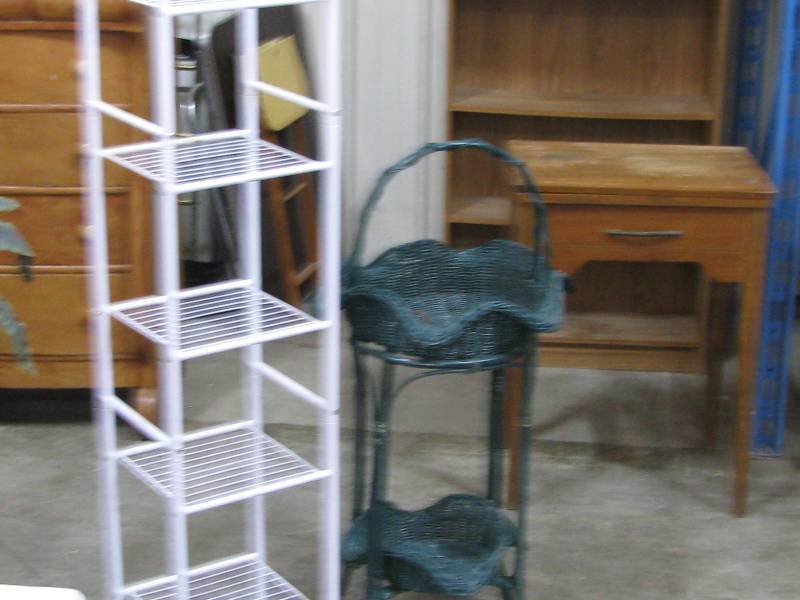 lot 51 image: Metal Rack & Wicker Plant Stand