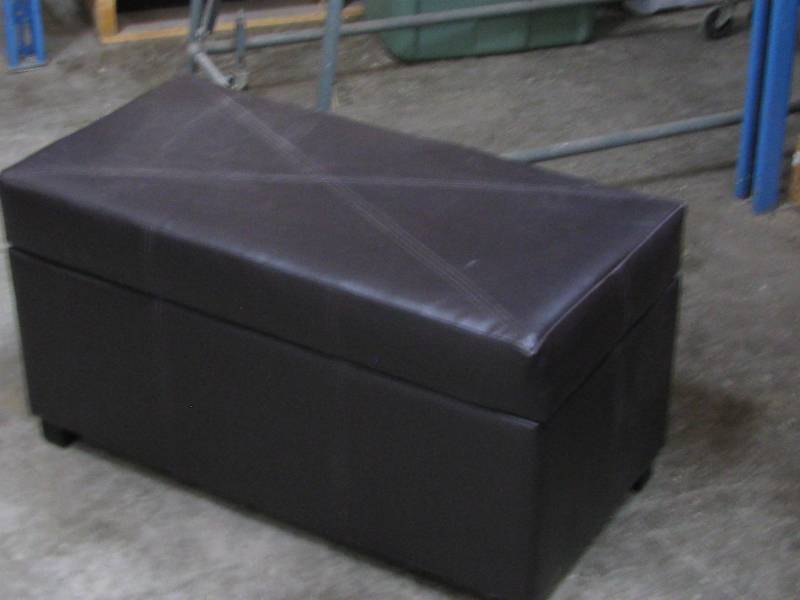 lot 55 image: BenchStorage Bin