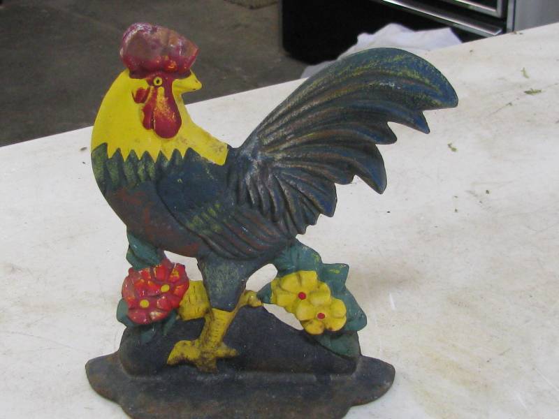 lot 77 image: Cast Iron Chicken Door Stop