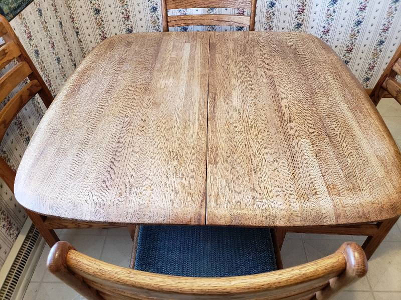 lot 2 image: Solid Wood Dinning Table & Chairs