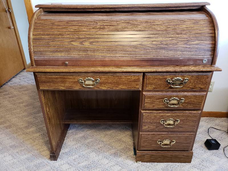 lot 5 image: Oak Roll Top Desk