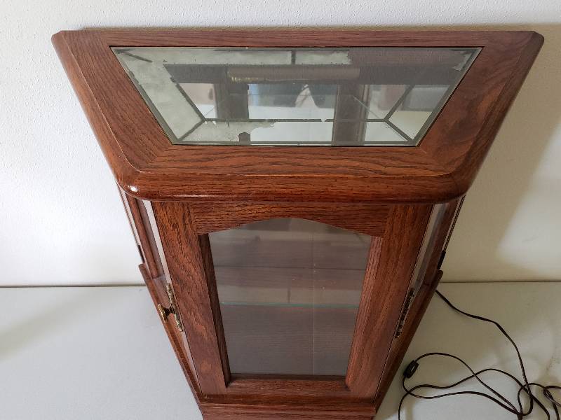 lot 15 image: Oak Lighted Curio Cabinet