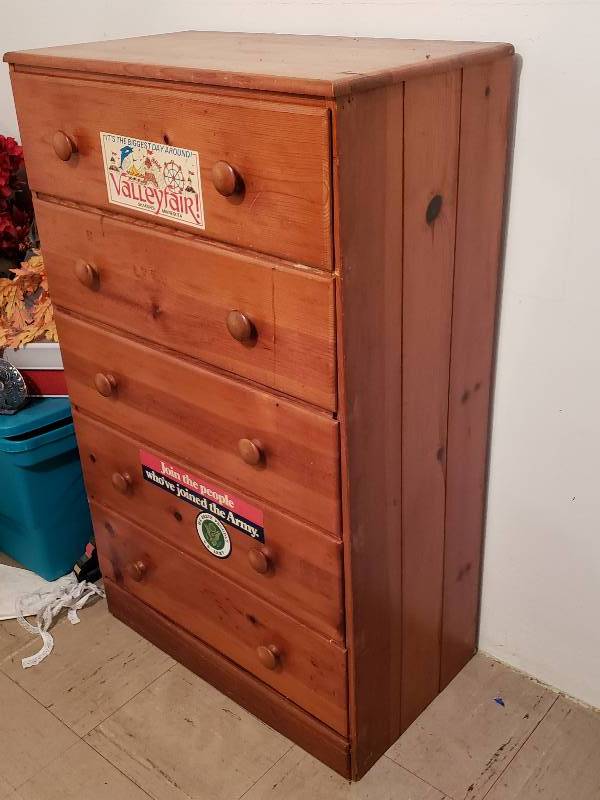 lot 27 image: 5 Drawer Pine Tall Boy