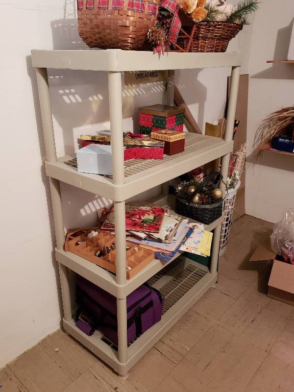 lot 28 image: 4 Shelf Organizer