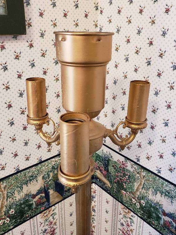lot 33 image: Vintage 5-Light Floor Lamp