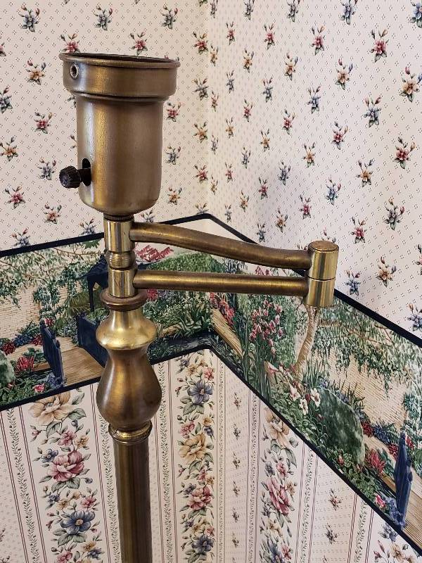 lot 34 image: Bridge Floor Lamp