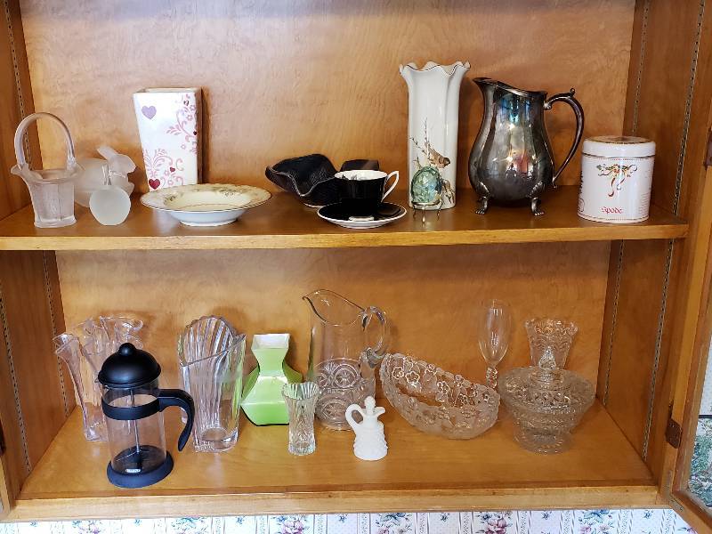 lot 42 image: Group of China, Silverplate, Clear Glass, Crystal, Etc.