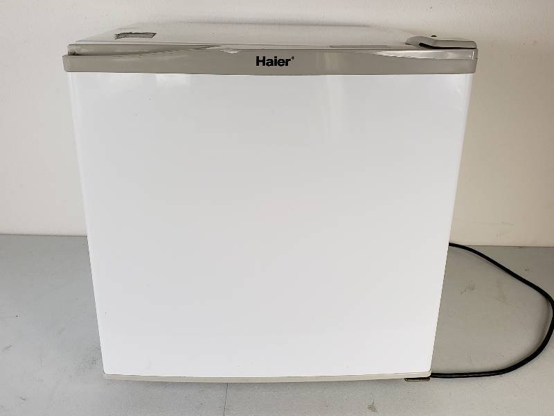 lot 48 image: Haier Mini Refridgerator
