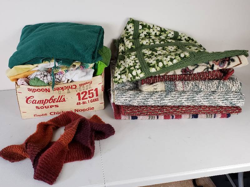lot 50 image: Group of Linens, Rugs, etc.