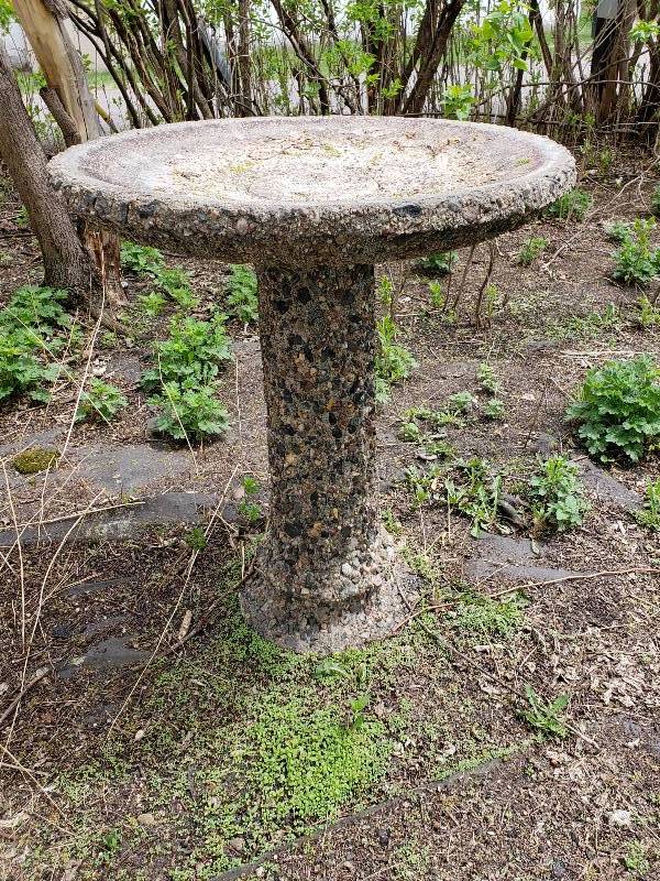 lot 60 image: Concrete and Stone Bird Bath
