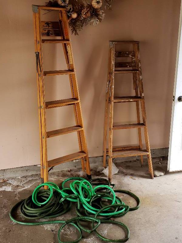 lot 67 image: (3) Ladders & Garden Hoses