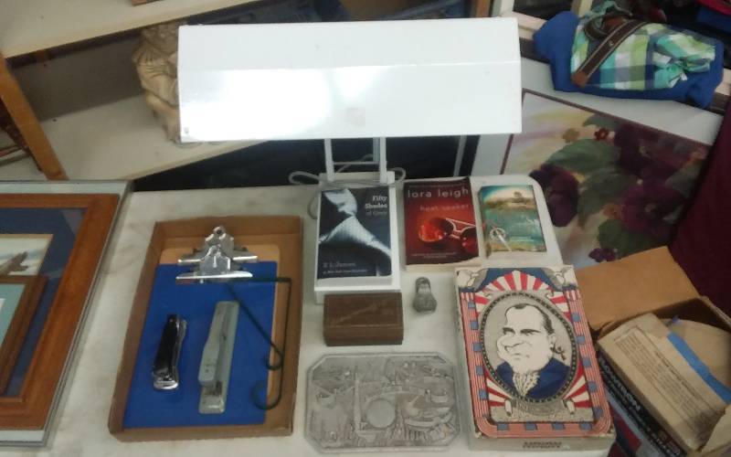 lot 9 image: Lot Of Office Related-