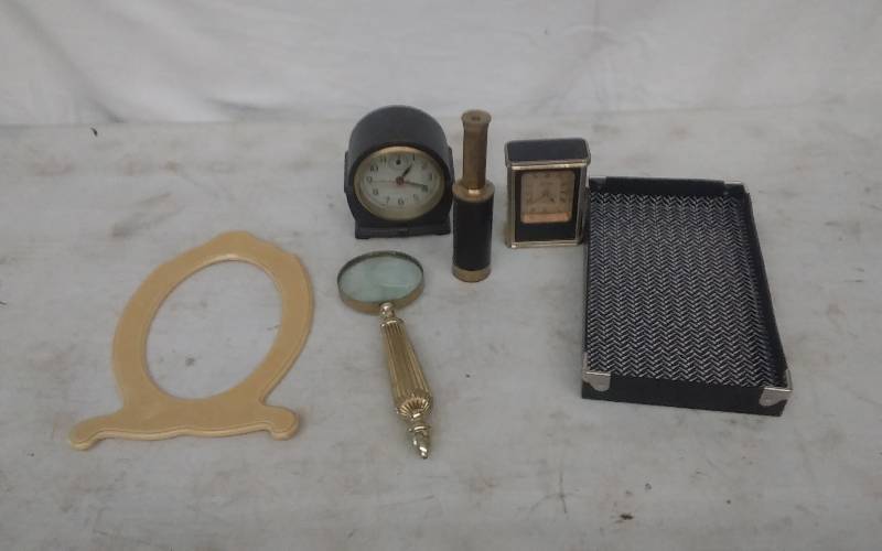 lot 22 image: Vintage Spy Glass, Bakelite Frame, 2-Clocks, Magnifier