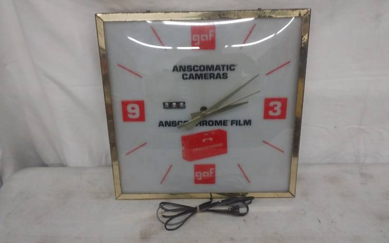 lot 23 image: Anscomatic Cameras, Clock 15x15