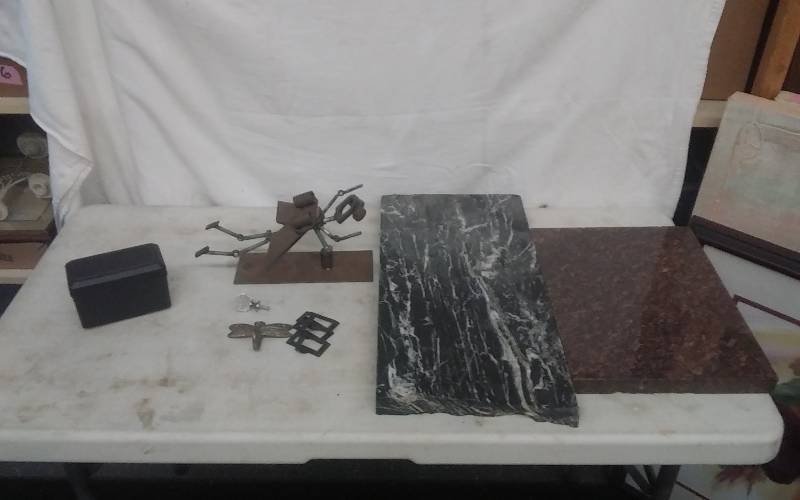 lot 35 image: 2-Pieces Stone Welded Figurine, Assorted Cabinet Hardware