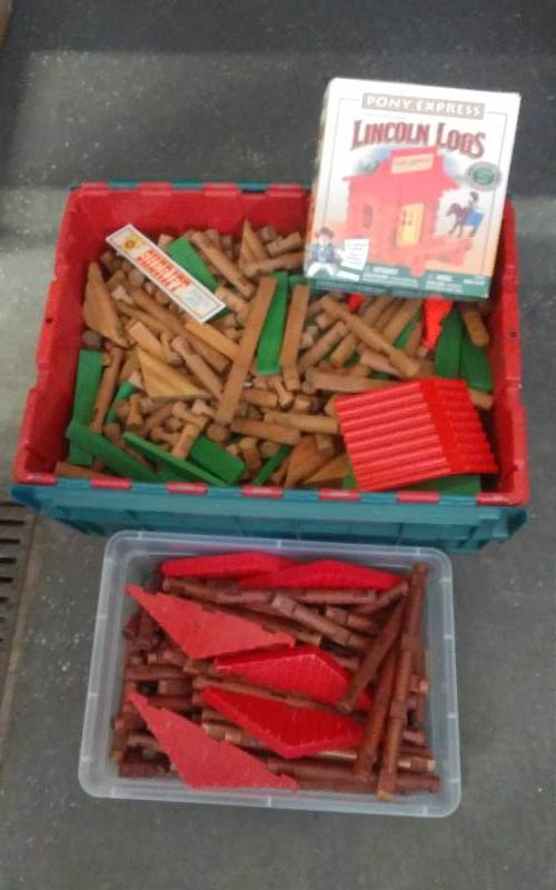 lot 38 image: Large Lot Of Lincoln Logs