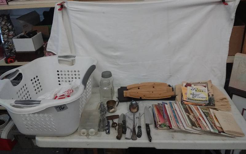 lot 39 image: Vintage Kitchen