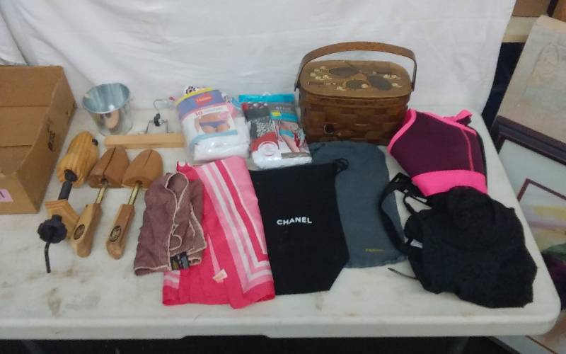lot 41 image: New Undies Size 7, Wooden Shoe Stretchers, Basket Purse, Designer Purse Bags