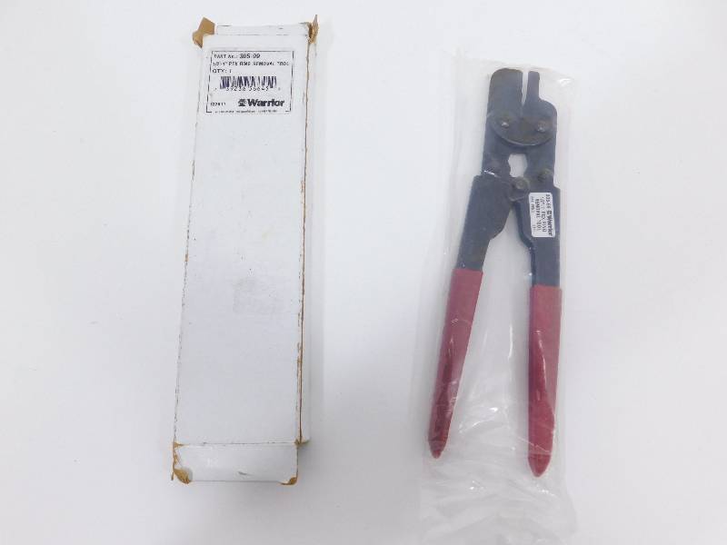 lot 39 image: Warrior Removal Tool