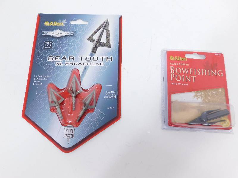 lot 44 image: Archery   Arrows