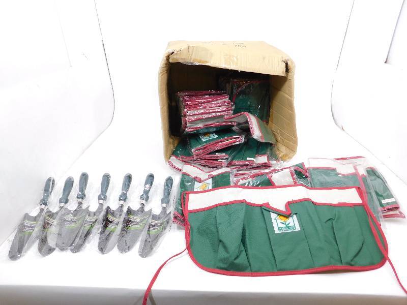 lot 61 image: Newhero Transplanter Tool