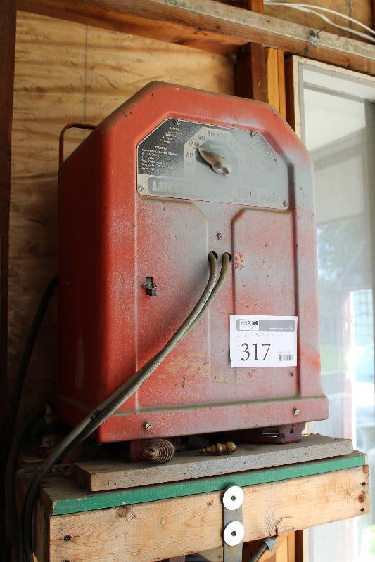 lot 317 image: Lincoln 180A Arc Welder