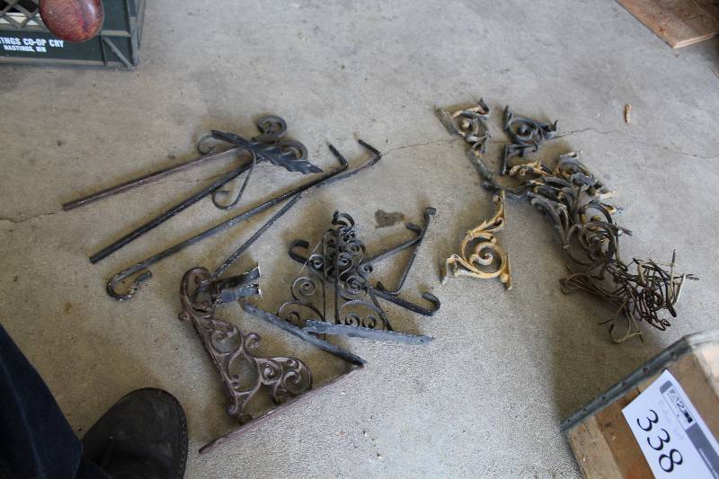 lot 338 image: Hanging Wrought Iron Fixtures