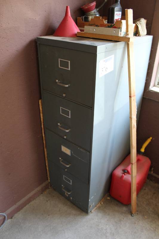 lot 376 image: 4-Drawer Metal File Cabinet