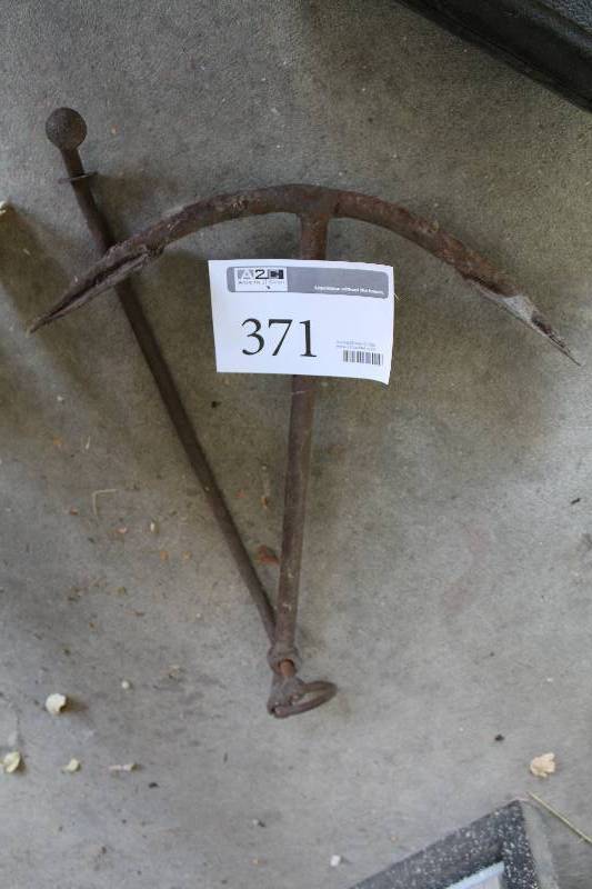 lot 371 image: Anchor