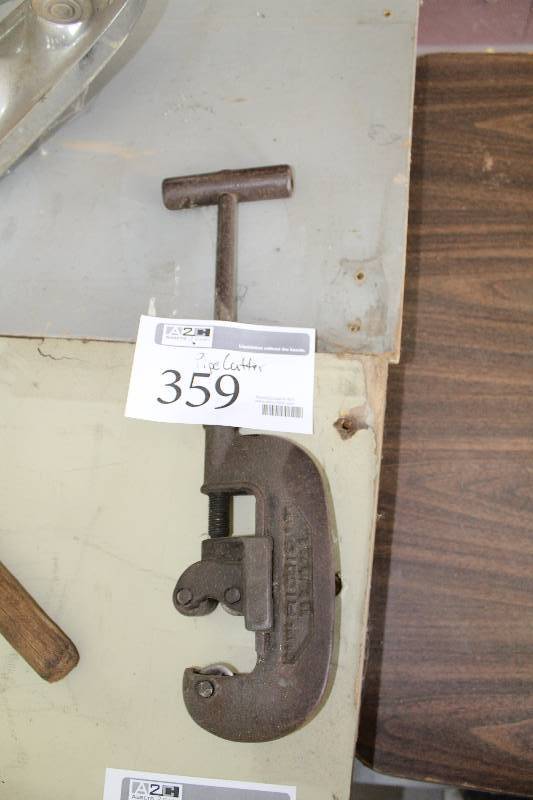 lot 359 image: Ridgid No. 2-18 to 2 Pipe Cutter