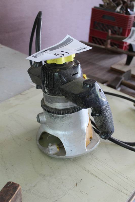 lot 361 image: Stanley Router w Router Base