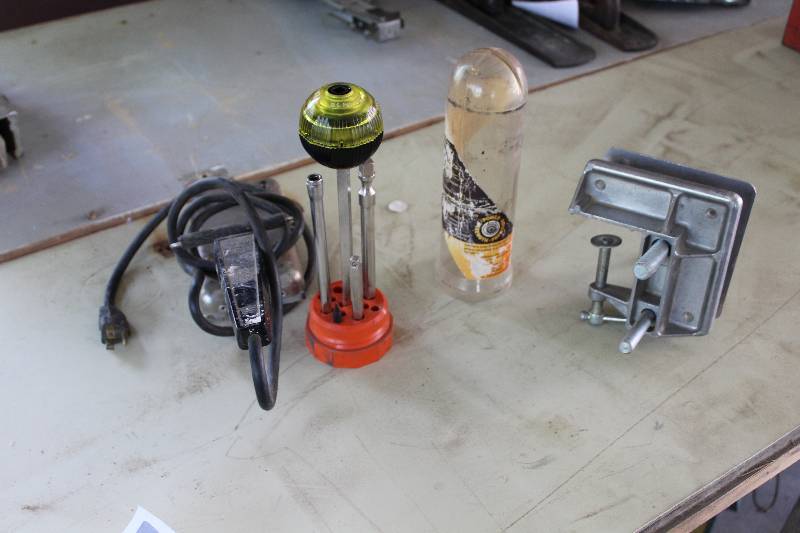 lot 350 image: Lot of (3) Strip Clean Electric Paint Remover, Columbian Table Vise, Screwdriver Set
