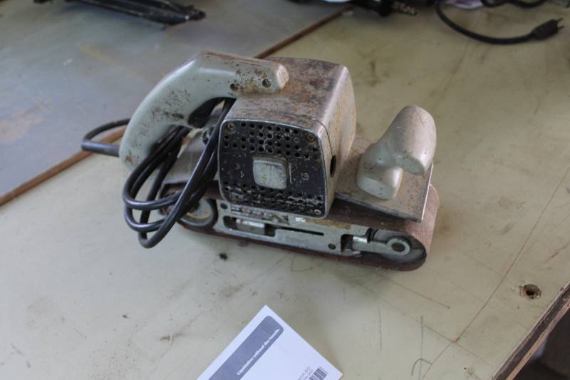 lot 353 image: Bosch 3x23-34in. Belt Sander