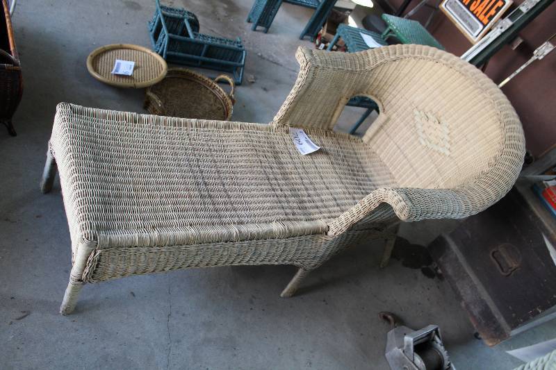 lot 709 image: Wicker Lounger