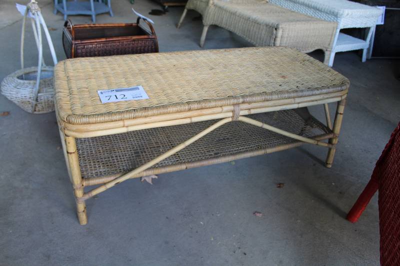 lot 712 image: Wicker Coffee Table