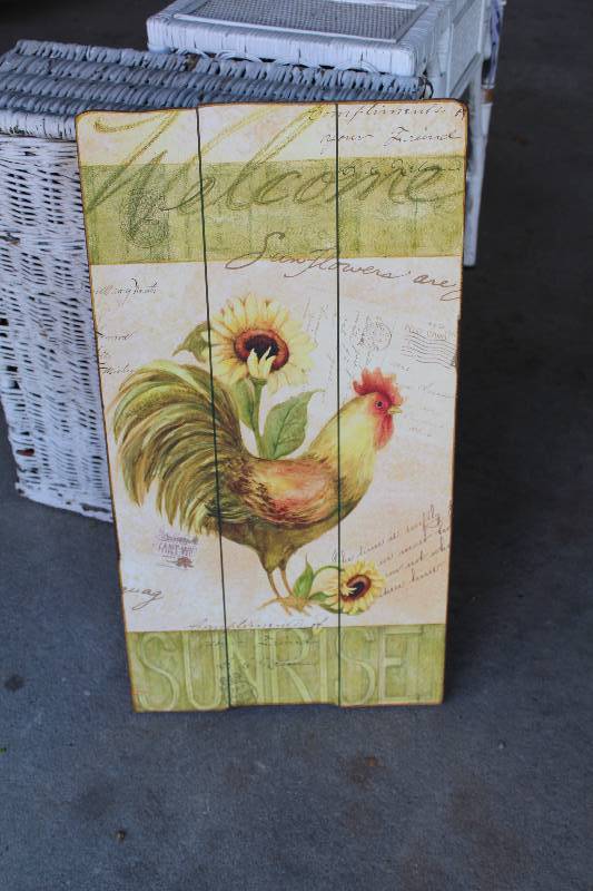 lot 717 image: Rooster Wall Dcor