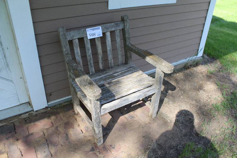 lot 598 image: Wood Patio Chair